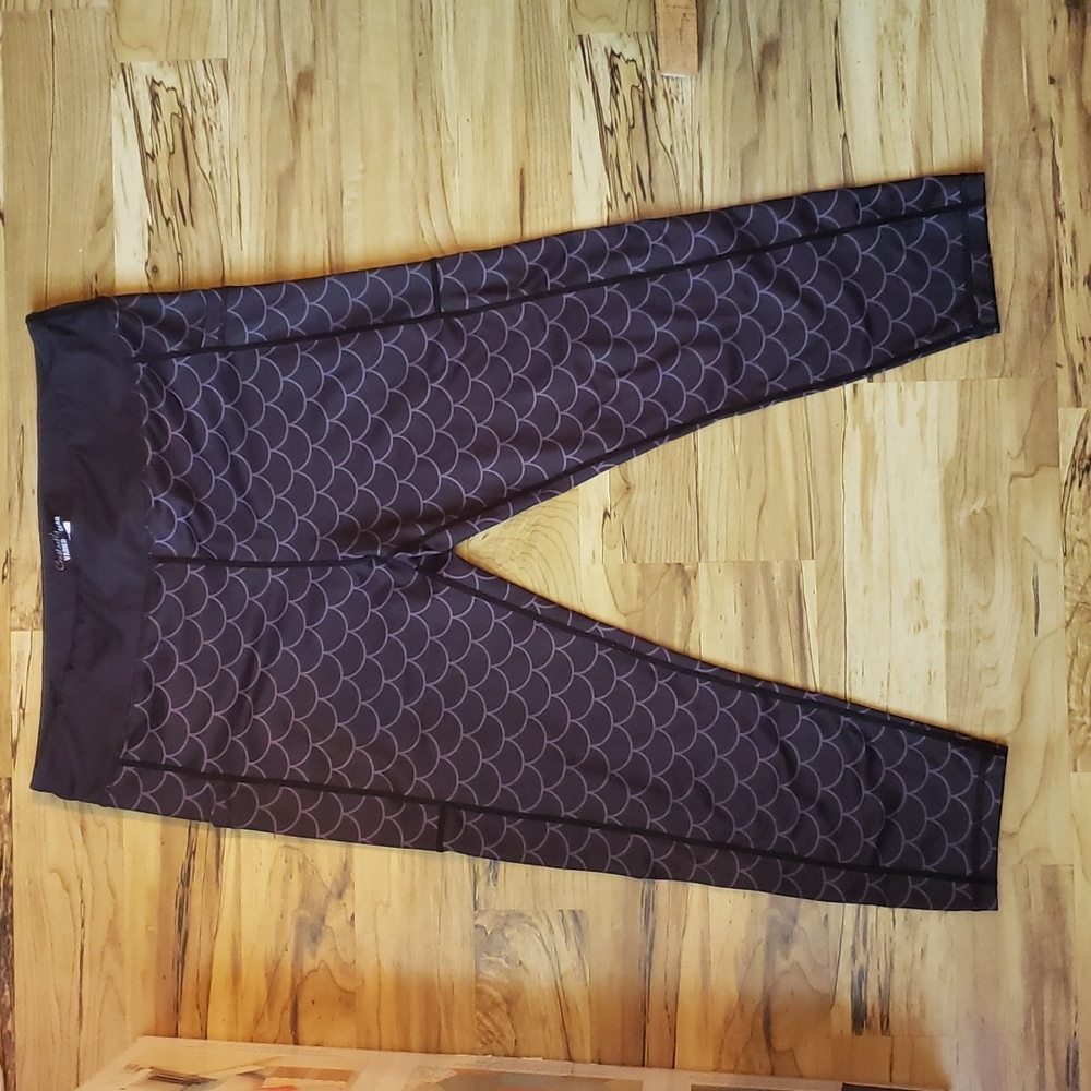 XL Constantly Varied Gear capri leggings